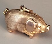 A Vintage 9ct Gold Pig Charm. 1964. 2.5 Grams.