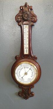 Edwardian Oak Aneroid Barometer.