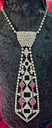 Vintage 1970s Rhinestone Tie Necklace. 