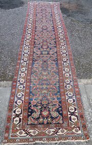 ANTIQUE FEREGHAN FERAGHAN RUNNER. 350cm X 96cm