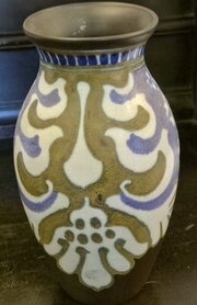 Large Gouda Holland Louvre Vase JT 806