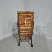 Very Pretty French Chest Of Drawers