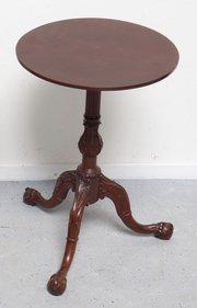 Mahogany splay Talon foot wine