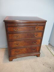 Small Mahogany Georgian Style   Chest Of Drawers