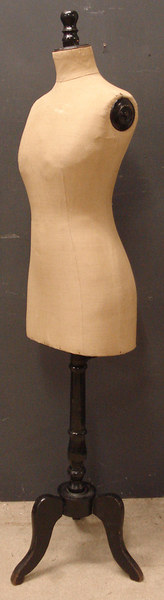 Old french mannequin