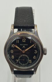 1945 Record Military Wristwatch