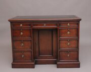 Early 19th Century Mahogany Kneehole Desk