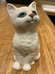 Super Cute Little Beswick Blue Eyed Seated White Cat 