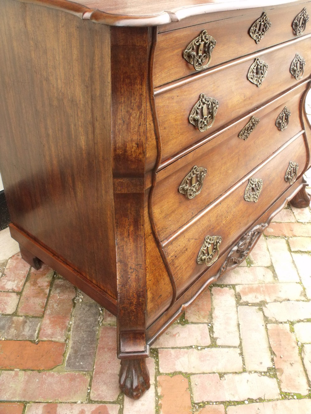 18th C Bombe Chest Of Drawers Antiques Atlas