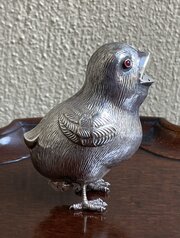 Continental Silver Chick Bird Pepperette 