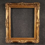 20th Century Carved And Gilded Italian Frame