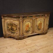 Great lacquered and painted Venetian sideboard