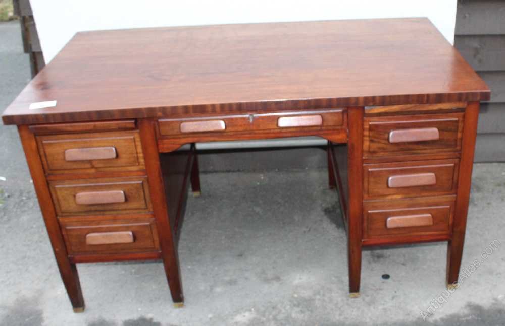 Sturdy Mahogany Pedestal Desk With Mahogany Top Antiques Atlas