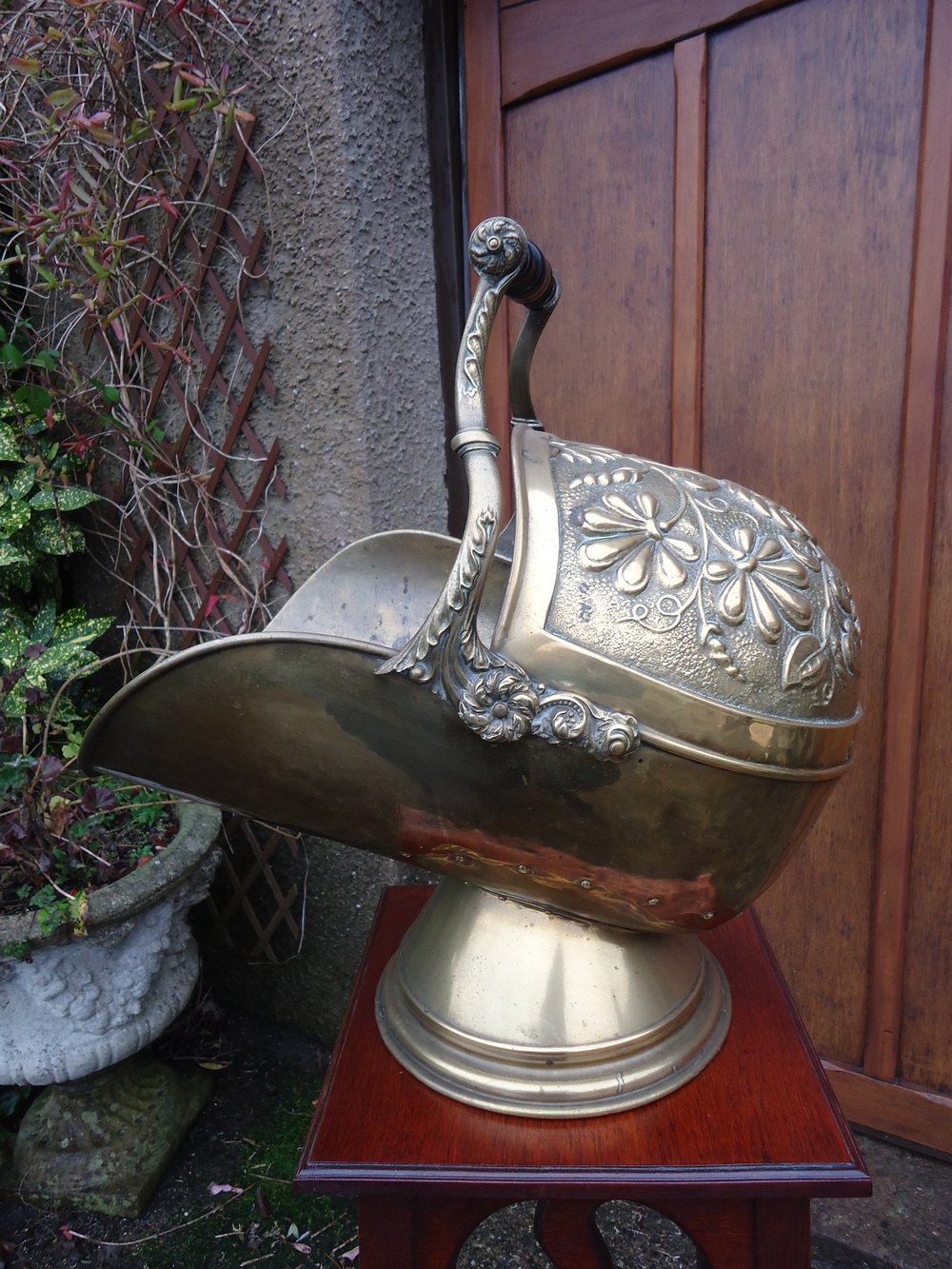 Antiques Atlas - Arts & Crafts Aesthetic Movement Coal Scuttle