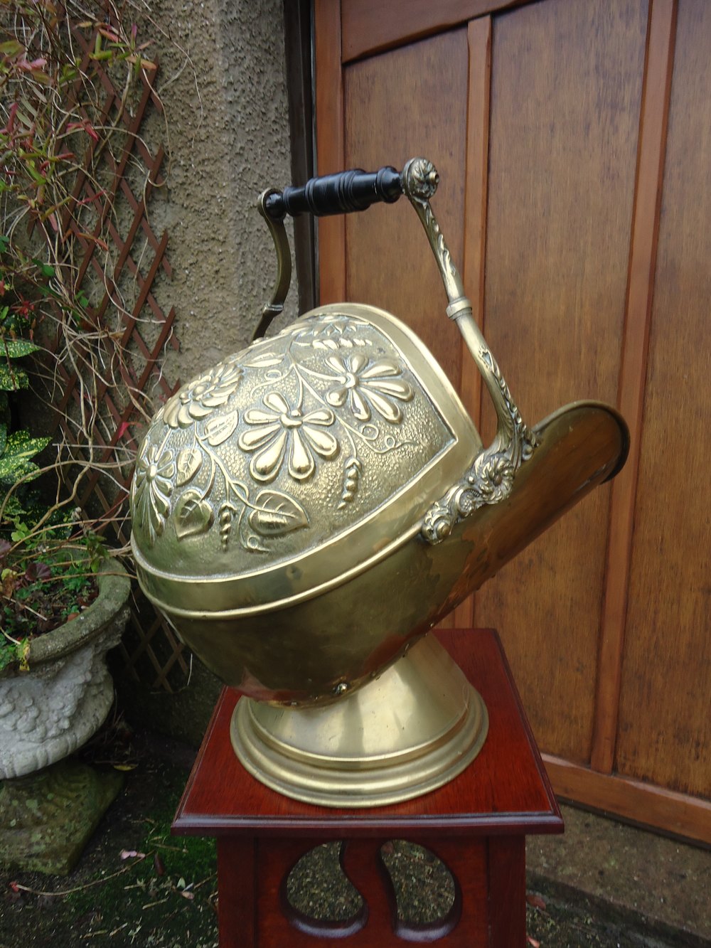 Antiques Atlas - Arts & Crafts Aesthetic Movement Coal Scuttle