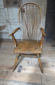 An Unusual 19th Centu Hoop Back Windsor Chair 