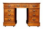 A Good Quality Victorian Walnut Pedestal Desk, Cir