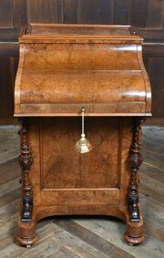 Victorian Walnut Pop?Up Piano?Top Davenport