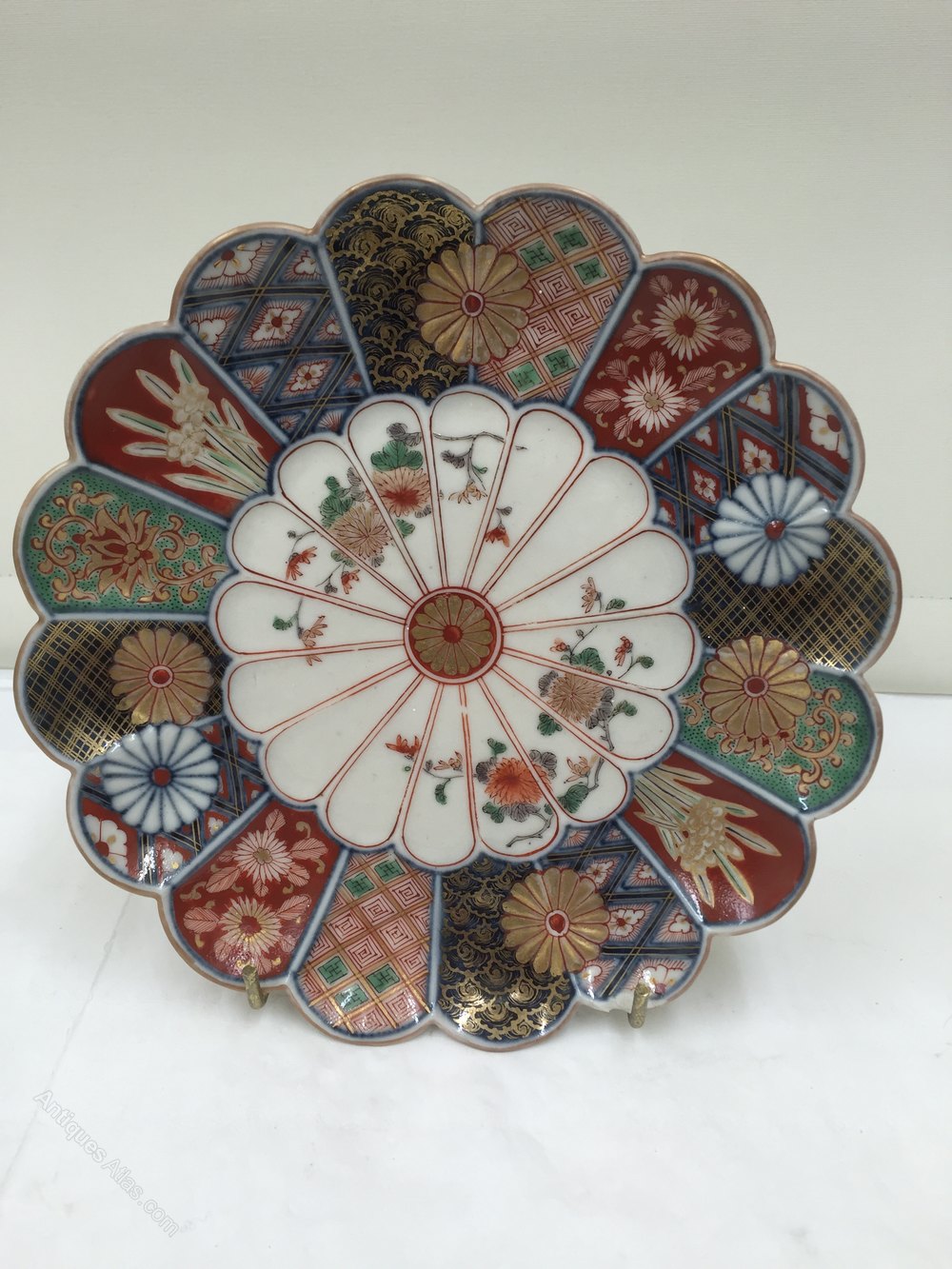 dating imari porcelain Results 1 - 48 of 210 early arita, ko-imari, nabeshima, kakiemon porcelain marked on the original wooden box, dating to the japanese year kansei 5 of the. dating imari porcelain Results 1 - 48 of 210 early arita, ko-imari, nabeshima, kakiemon porcelain marked on the original wooden box, dating to the japanese year kansei 5 of the.