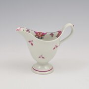 Lovely Georgian New Hall Clip Handle Cream Jug