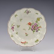 Pretty Dr Wall Worcester Porcelain Soup Plate