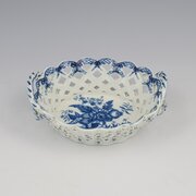 Pretty Worcester Small Pine Cone Chestnut Basket 