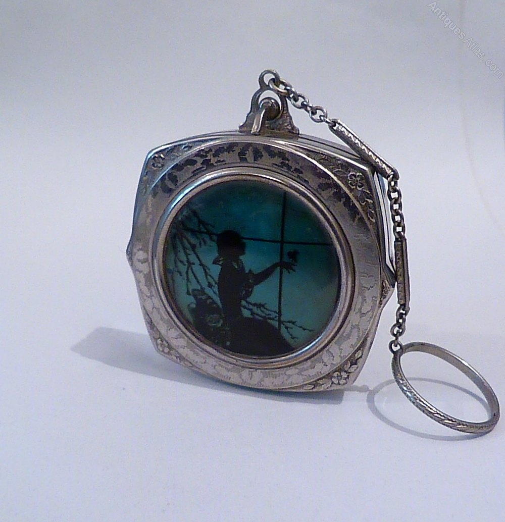 Ladies Compact With Finger Ring Ladies Compact With Finger Ring