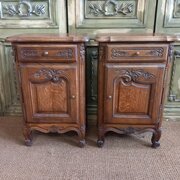 A Pair Of Very Good Quality Oak Cabinets