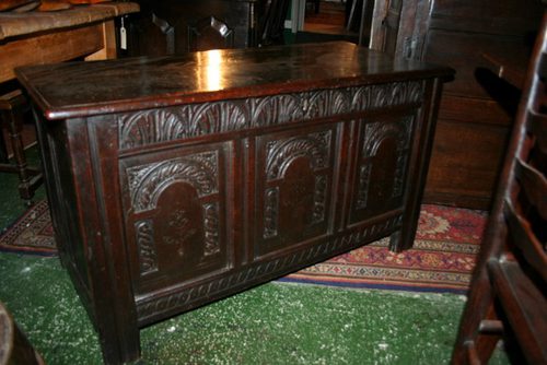 Dating antique coffers