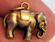 9ct Gold Elephant Charm. 0.7g. Vintage.