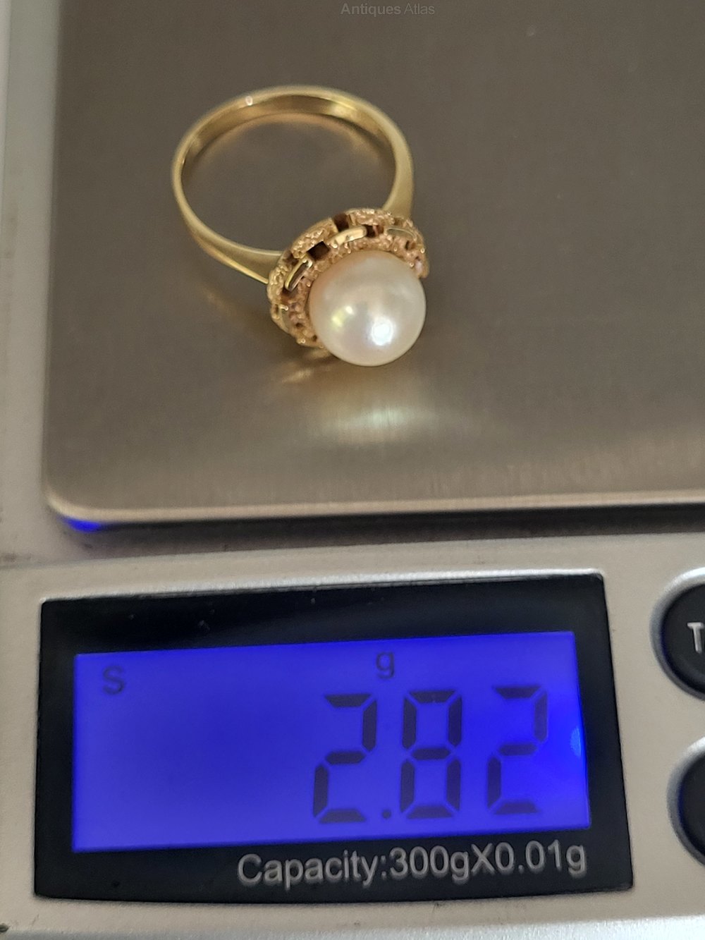 Antiques Atlas 9ct Gold & Pearl Statement Ring. L1/2.