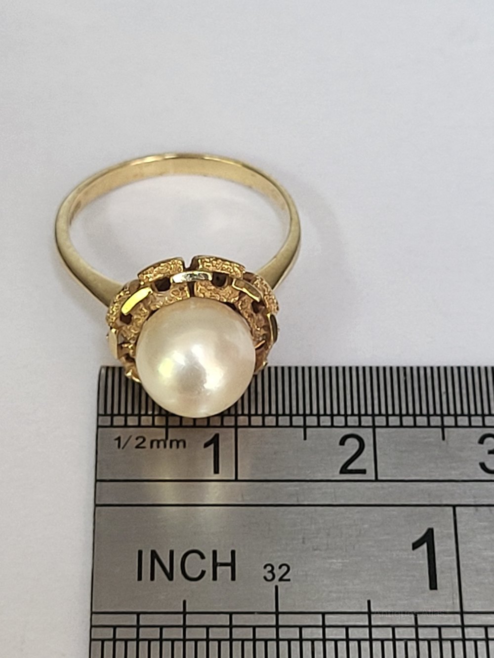 Antiques Atlas 9ct Gold & Pearl Statement Ring. L1/2.