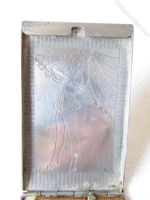 cigarette holder italy Sold at Auction: Capodimonte Italian Cigarette Holder Reuge Music Box