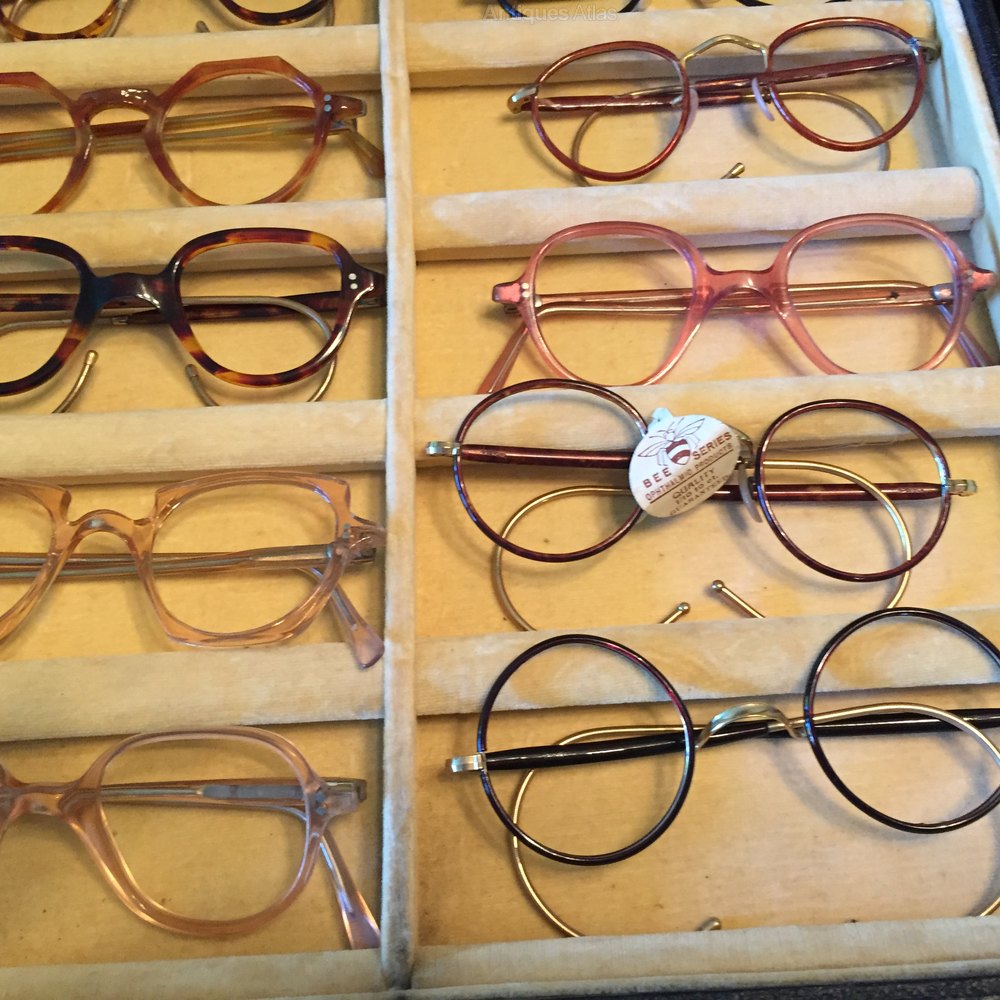 Antiques Atlas Vintage Opticians Display Case With 28 Prs Glasses