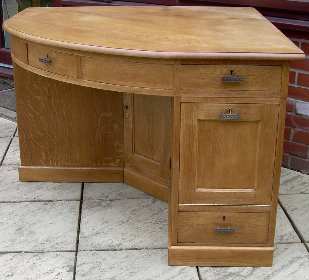 A Large Golden Oak Corner Desk Antiques Atlas