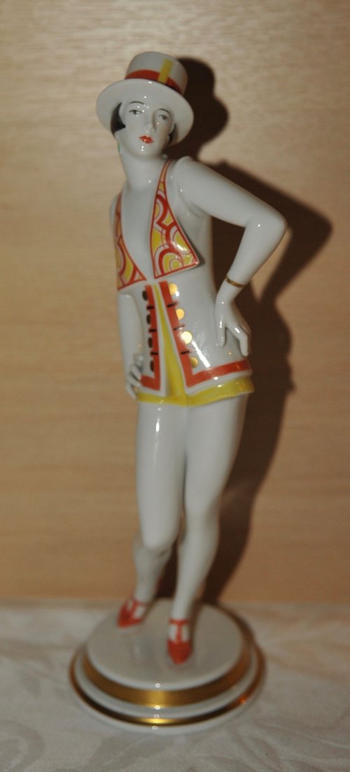 Dating rosenthal figurines