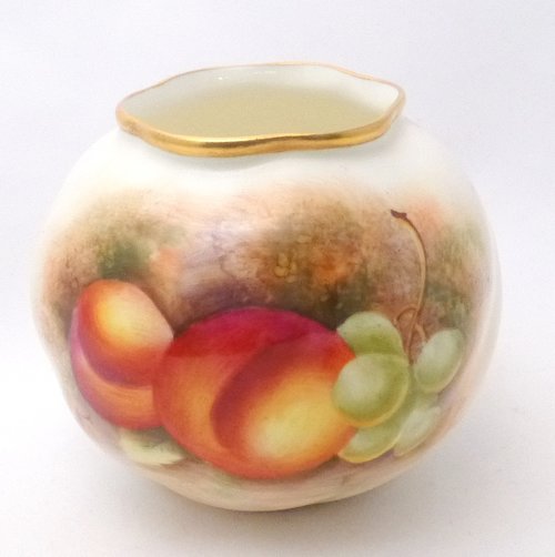 Antiques Atlas - Royal Worcester Fruit Pattern Vase Signed Roberts Antiques Atlas - Royal Worcester Fruit Pattern Vase Signed Roberts