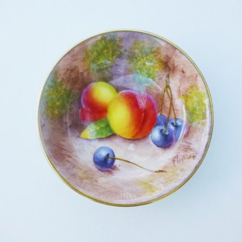 Antiques Atlas - Royal Worcester Fruit Pattern Signed Pin Tray Antiques Atlas - Royal Worcester Fruit Pattern Signed Pin Tray