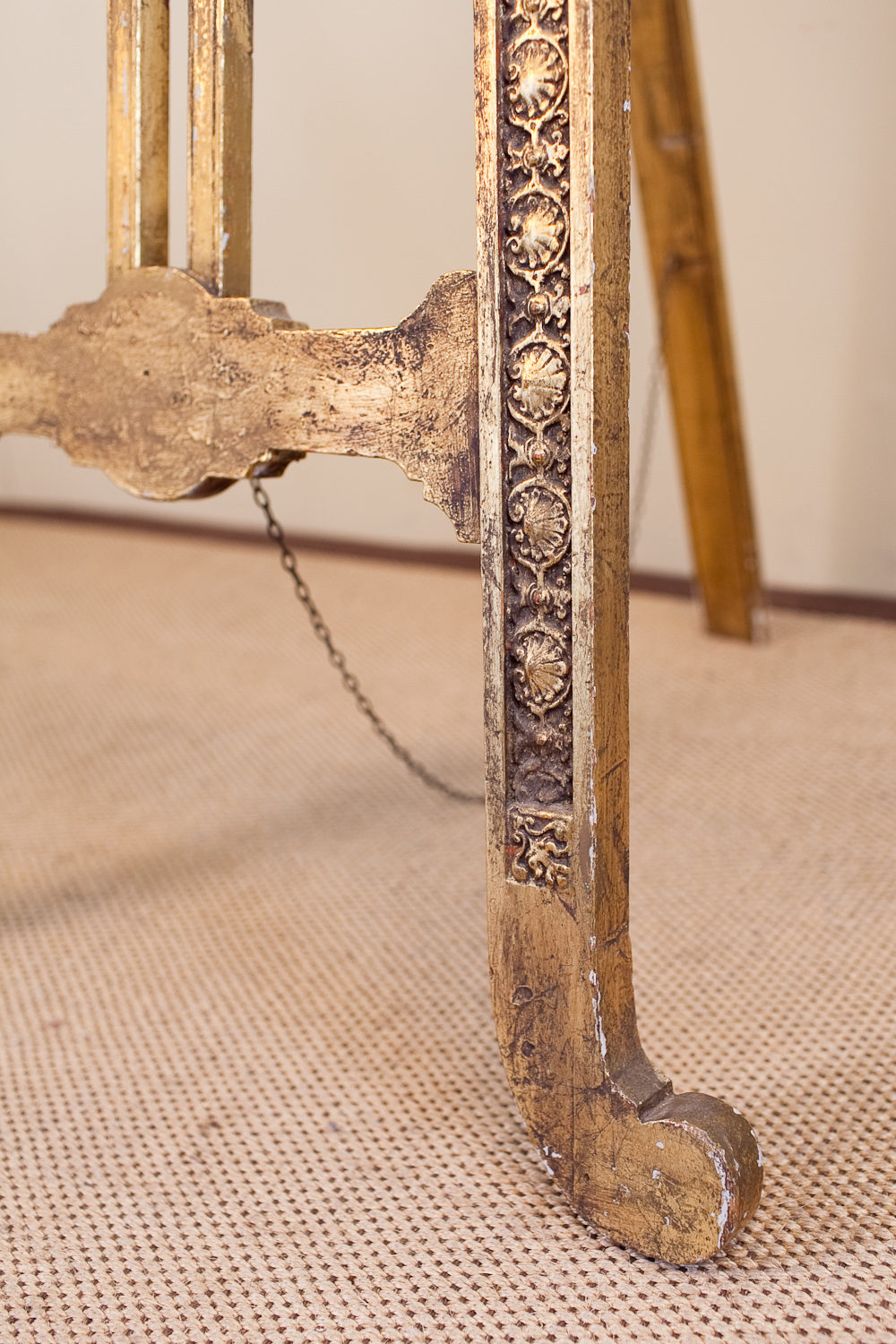 A Gilt Gesso Display Easel Antiques Atlas