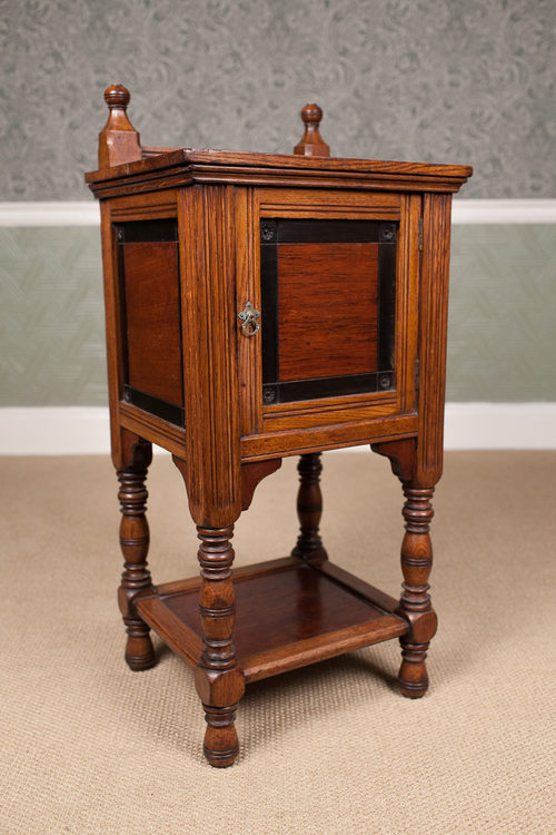 Gillows Oak Pot Cupboard. Antiques Atlas