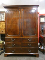 Georgian Mahogany Linen Press
