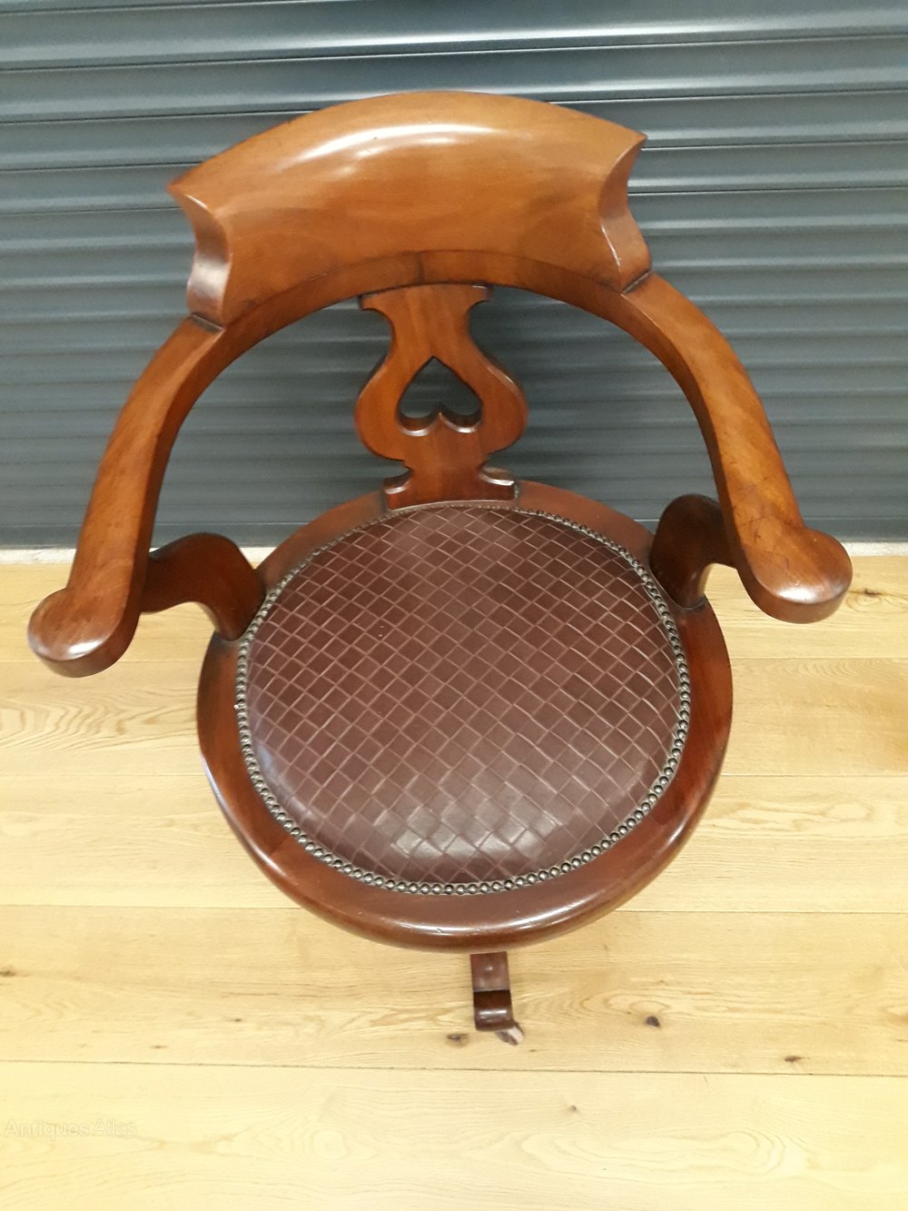 A Victorian Walnut Desk / Office Chair Antiques Atlas