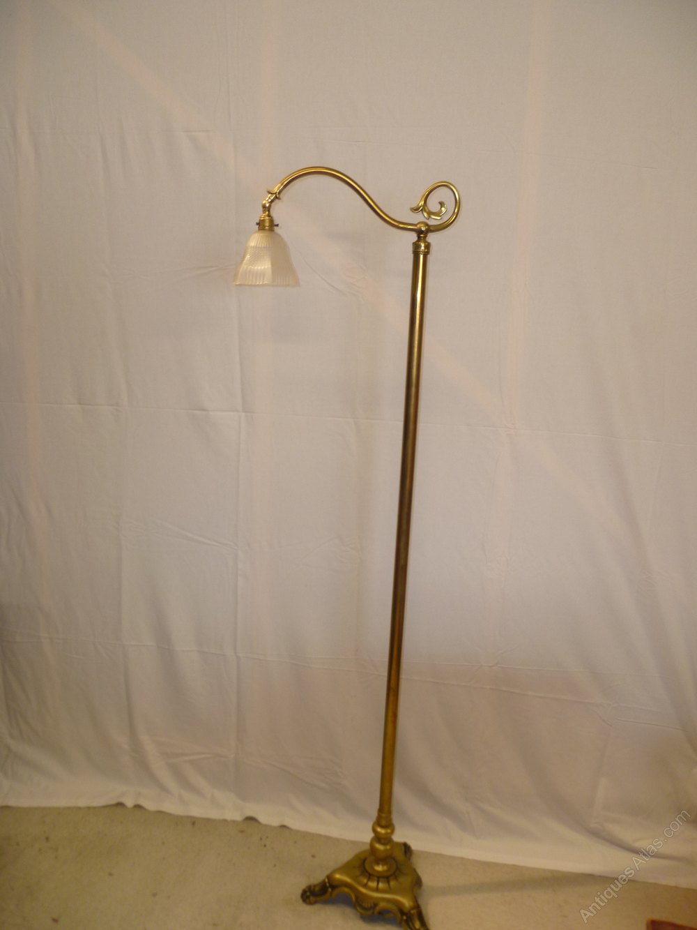 Antiques Atlas Floor Standing Reading Lamp