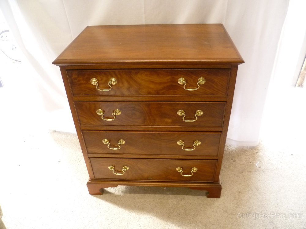 Small Mahogany Chest Antiques Atlas
