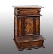 Italian Kneeler In Solid Walnut. 18th Century.