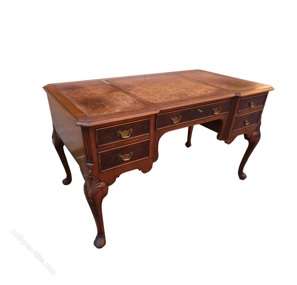 Queen Anne Desk In Mahogany. 19th Century. Antiques Atlas