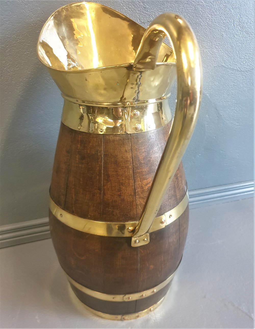 Antiques Atlas Large Oak & Brass Bound Jug as619a604 / R 362