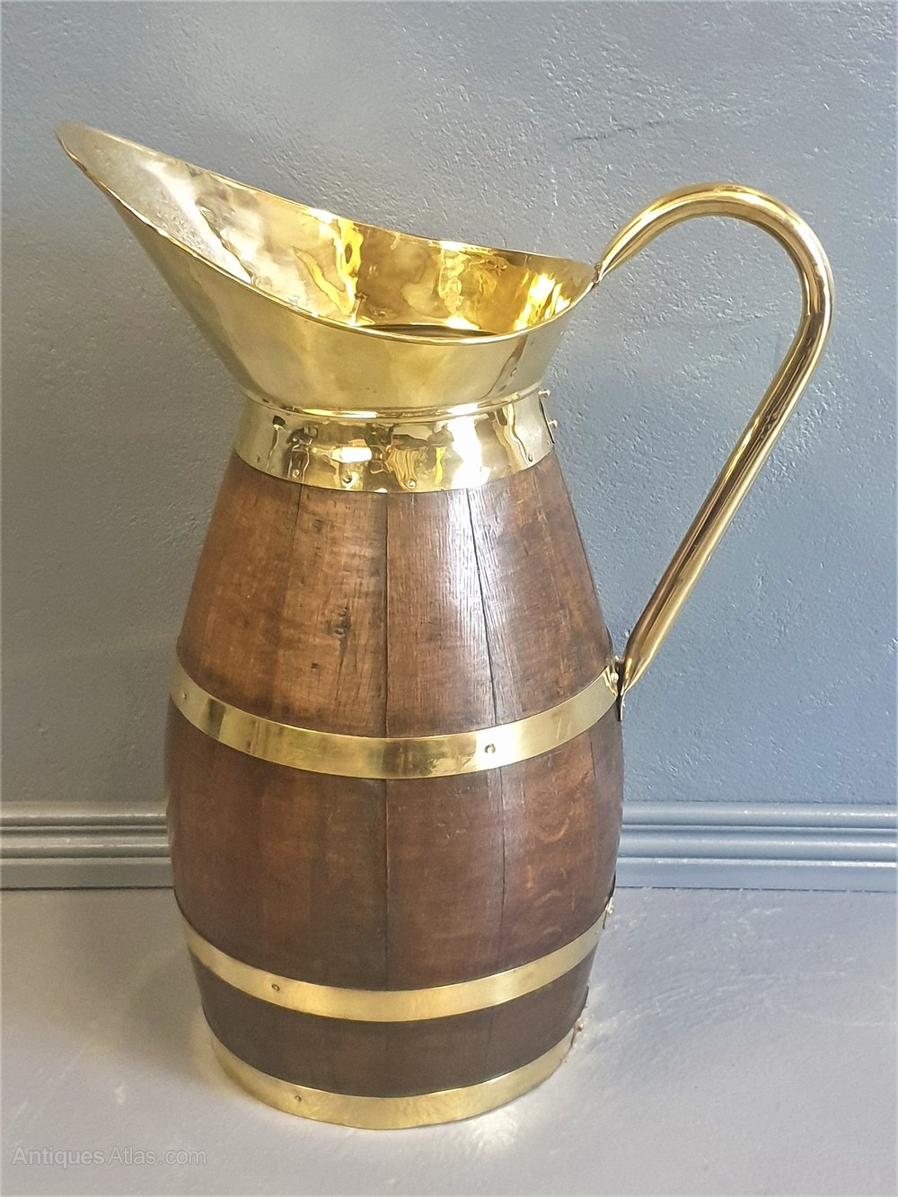 Antiques Atlas Large Oak & Brass Bound Jug as619a604 / R 362