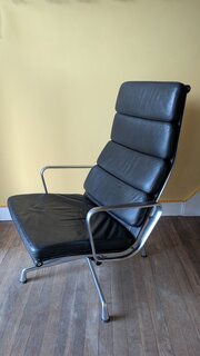 Vitra Soft Pad Chair EA?222 – Leather Lounge Chair