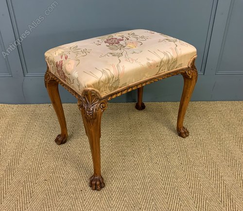 Queen Anne Burr Walnut Dressing Table Stool as402a2765